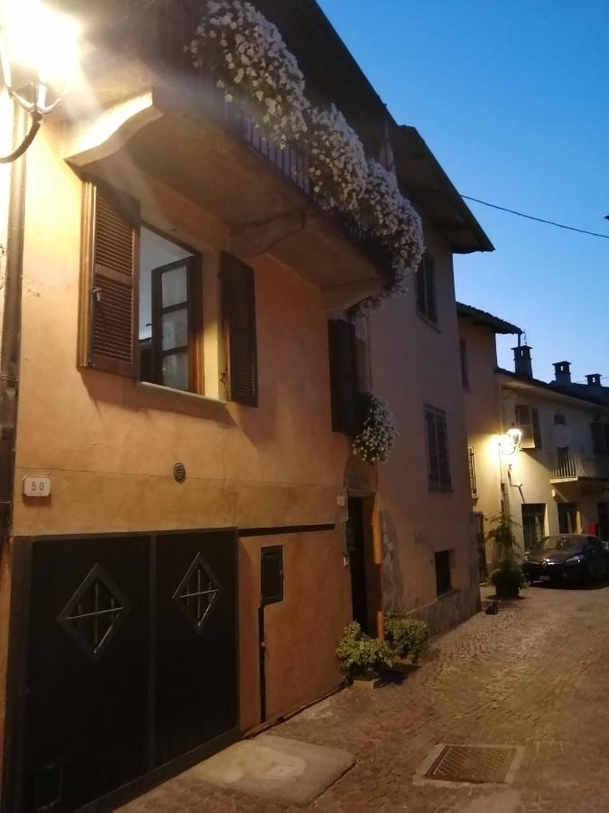 Holiday House Antica Dimora Soggiorni In Langa Centro Storico La Morra Exterior photo