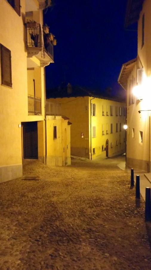 Holiday House Antica Dimora Soggiorni In Langa Centro Storico La Morra Exterior photo